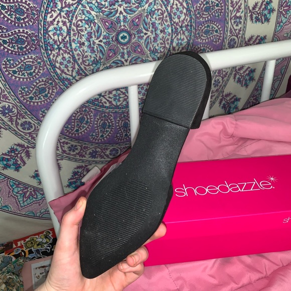 Black Flats - Picture 3 of 5